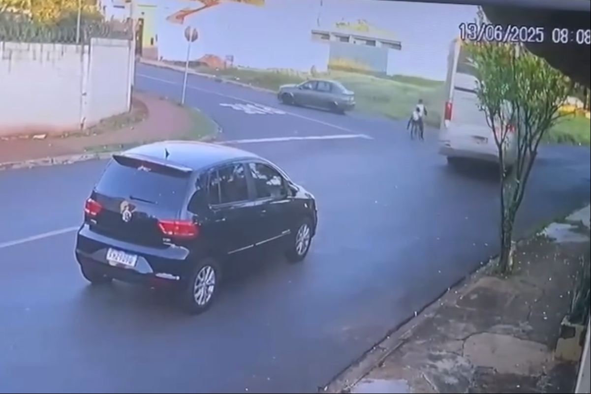 Acidente aconteceu na manhã desta sexta-feira (13)