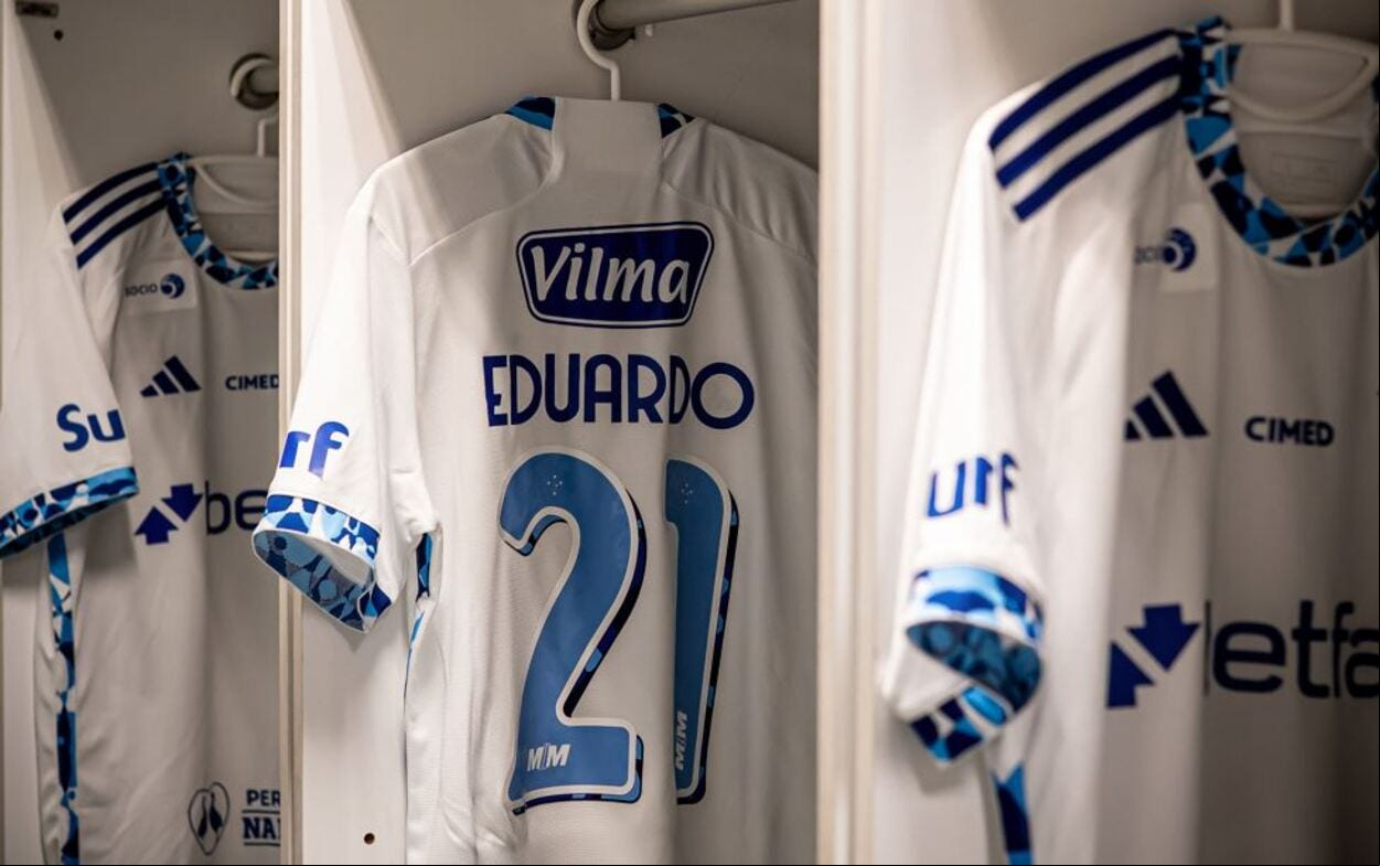 Eduardo usa a camisa 21