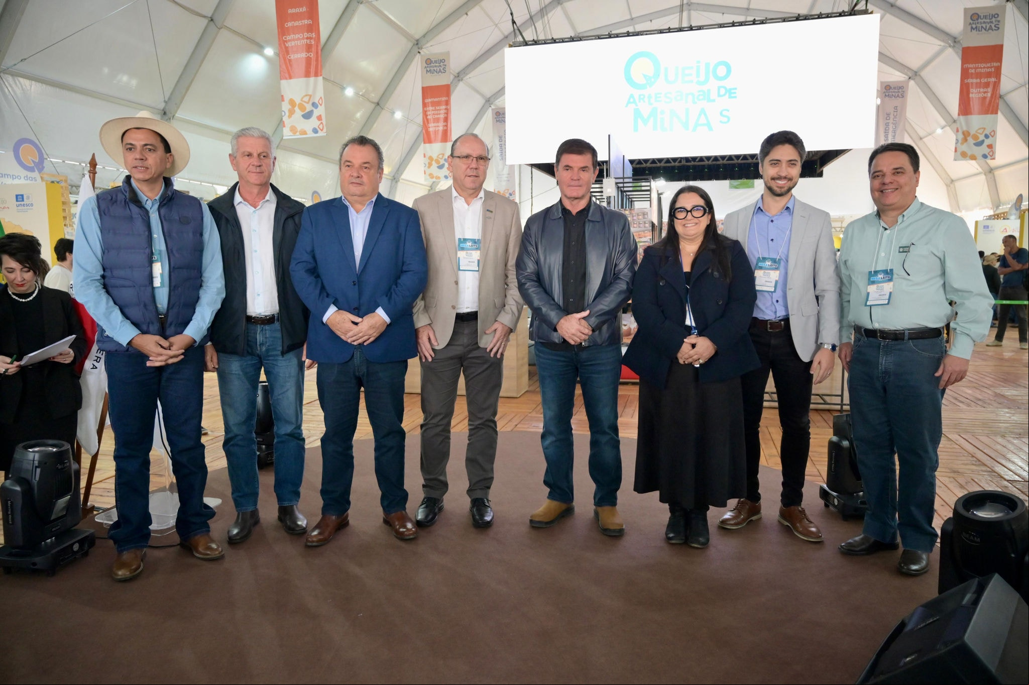 Além dos presidentes do Sistema Faemg Senar e Sebrae Minas, participaram da abertura diversas autoridades, entre elas os vice-presidentes do Sistema Faemg Senar, Ebinho Bernardes e Renato Laguardia, o secretário de Estado de de Agricultura, Pecuária e Abastecimento de Minas Gerais, Thales Fernandes, o superintendente do Senar Minas, Celso Furtado Júnior, a gerente do Sebrae Minas, Priscila Lins e o diretor-técnico do Sebrae Minas, Douglas Cabido. 